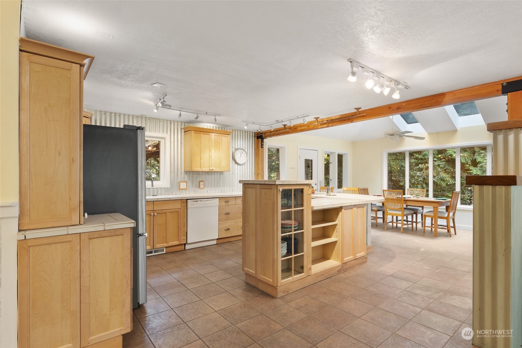 6335 Lariat Loop Bainbridge Island, WA 98110 - Photo 5 of 38