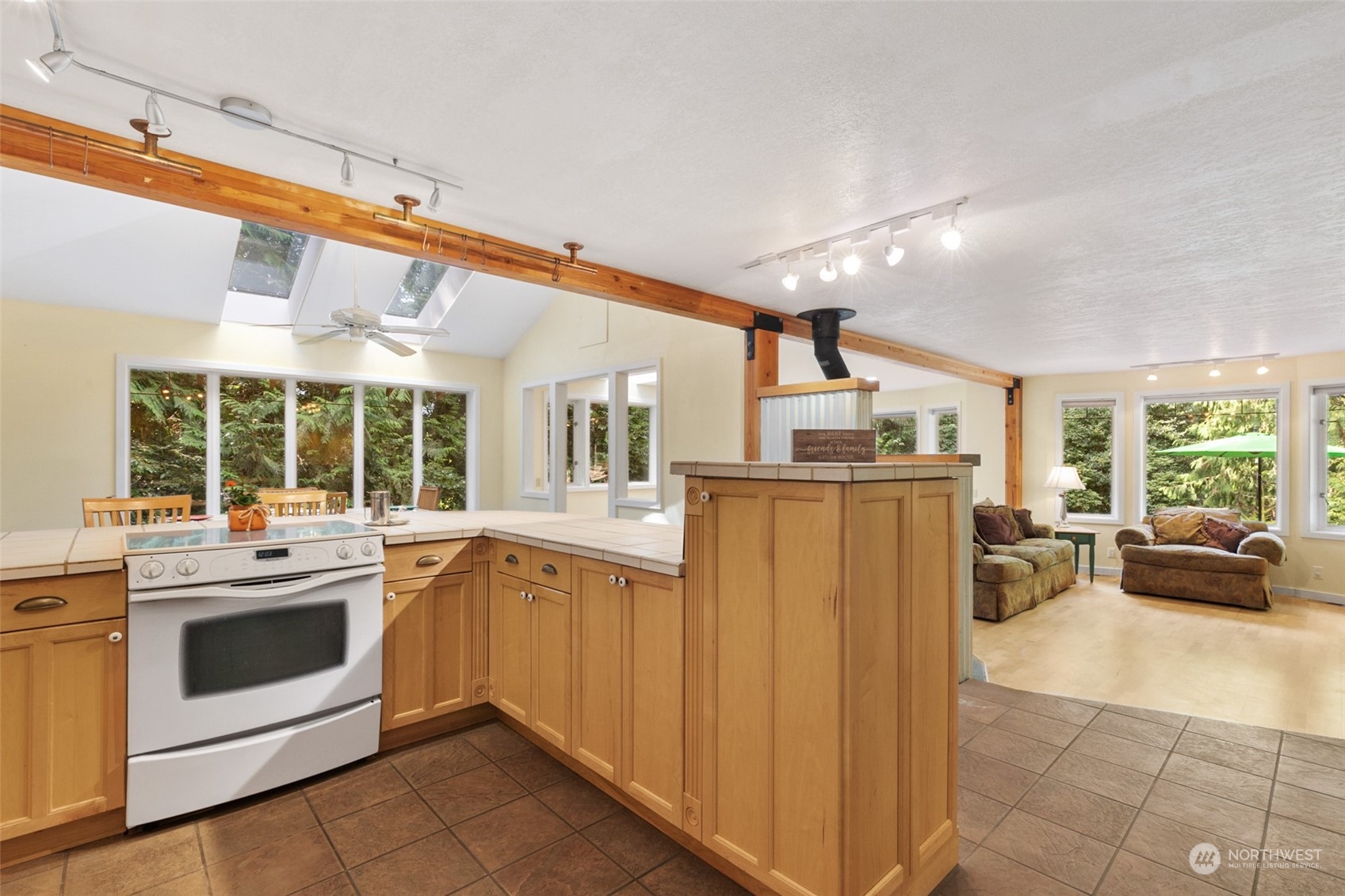 6335 Lariat Loop Bainbridge Island, WA 98110 - Photo 7 of 38