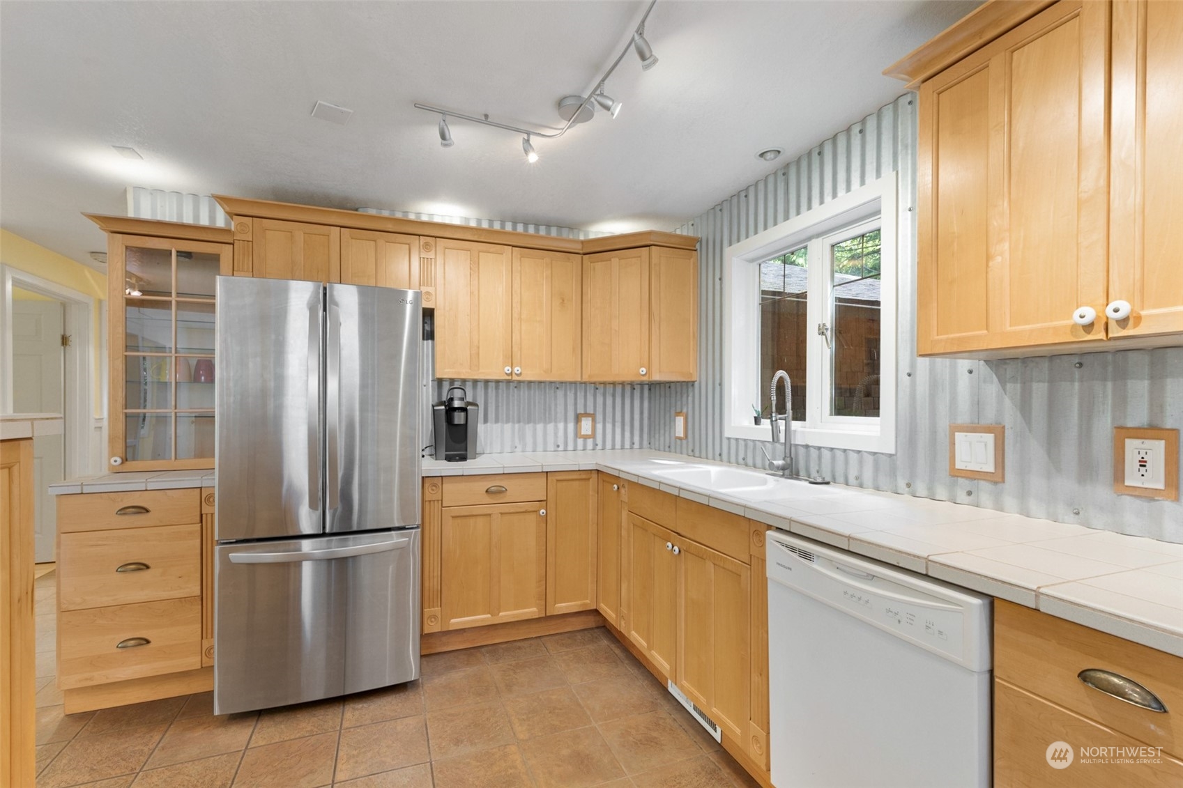 6335 Lariat Loop Bainbridge Island, WA 98110 - Photo 8 of 38