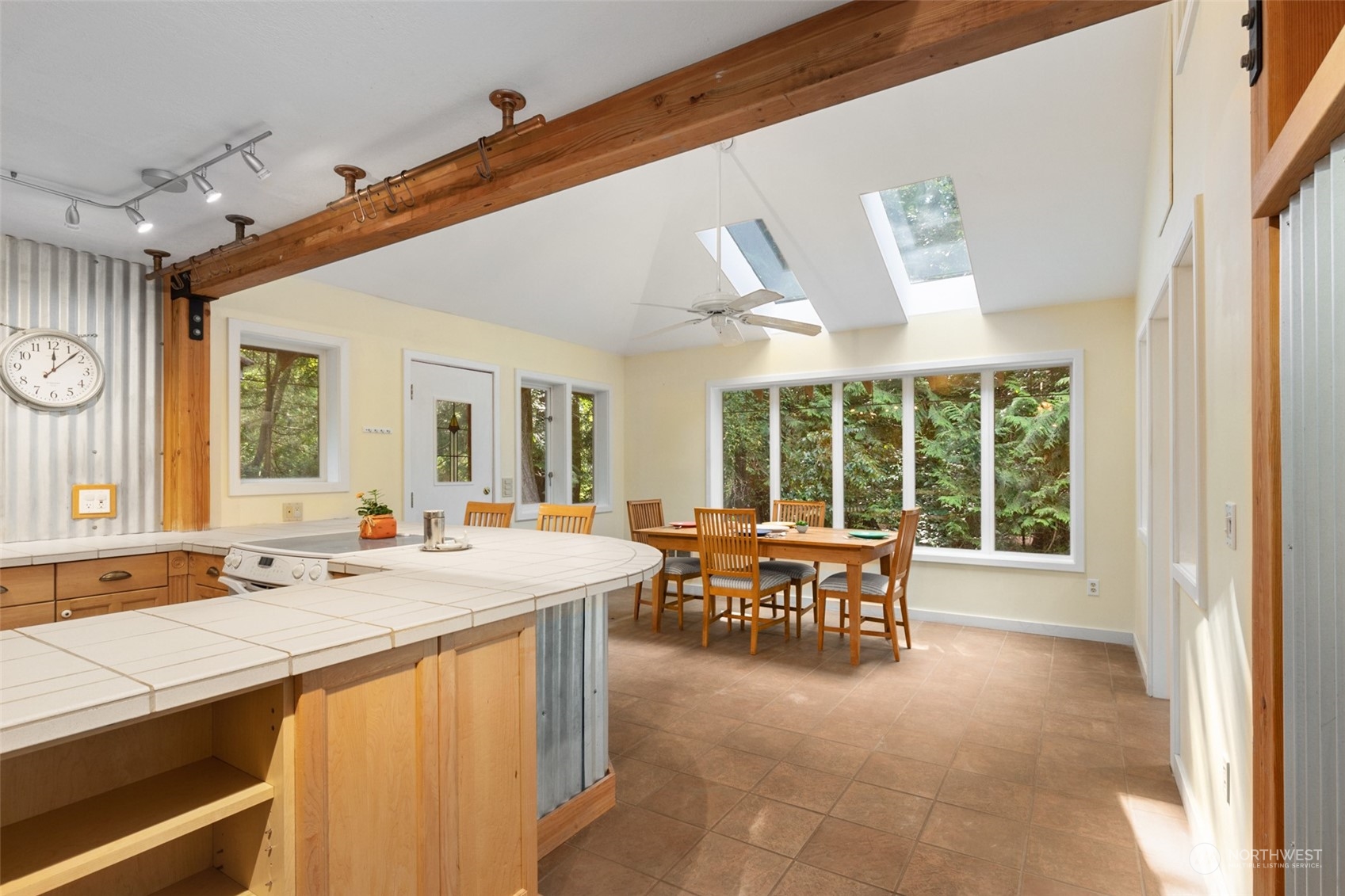 6335 Lariat Loop Bainbridge Island, WA 98110 - Photo 9 of 38