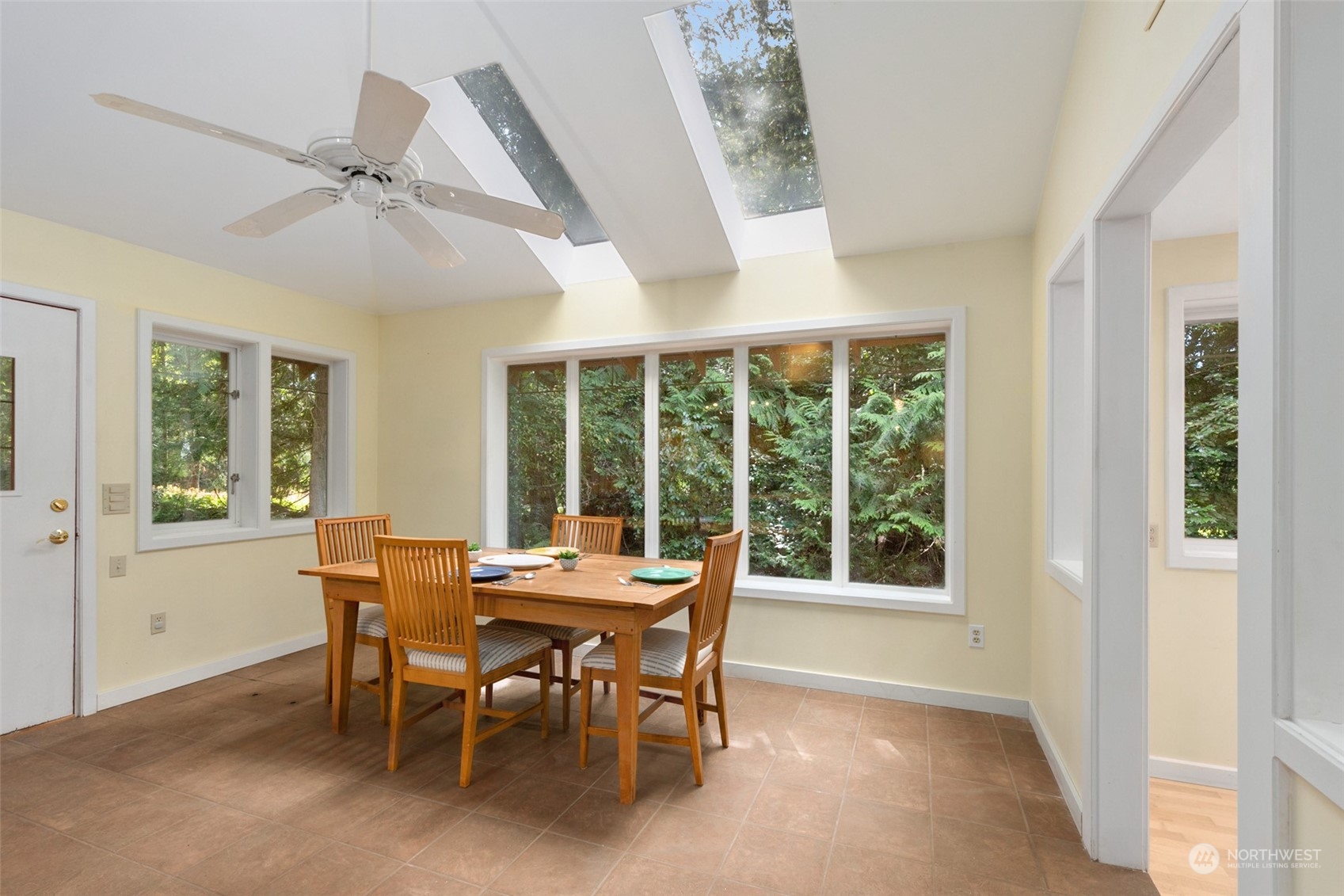 6335 Lariat Loop Bainbridge Island, WA 98110 - Photo 10 of 38