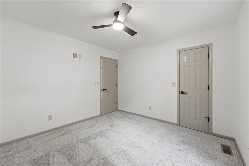 8009 Hallet Street Lenexa, KS 66215 - Photo 34 of 57