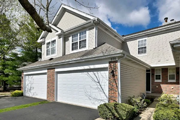 $309,900 | 920 Highgate Lane, Grayslake, IL 60030