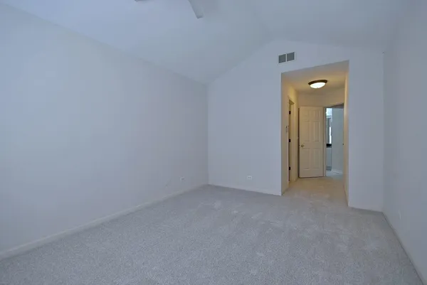$309,900 | 920 Highgate Lane, Grayslake, IL 60030