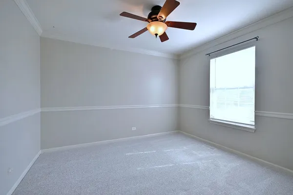$309,900 | 920 Highgate Lane, Grayslake, IL 60030