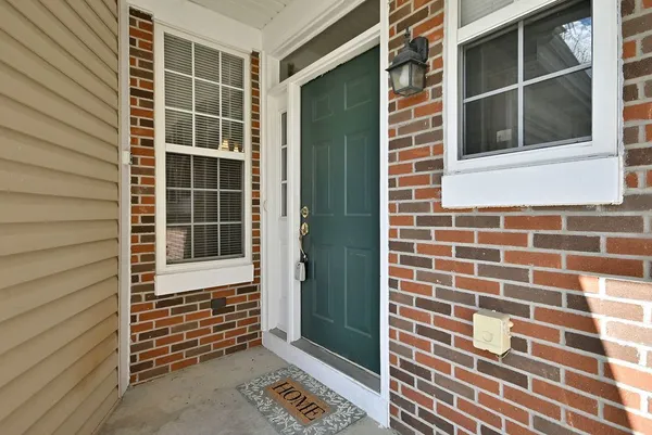 $309,900 | 920 Highgate Lane, Grayslake, IL 60030