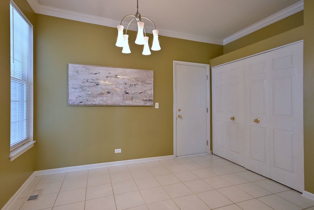 920 Highgate Lane Grayslake, IL 60030 - Photo 6 of 33
