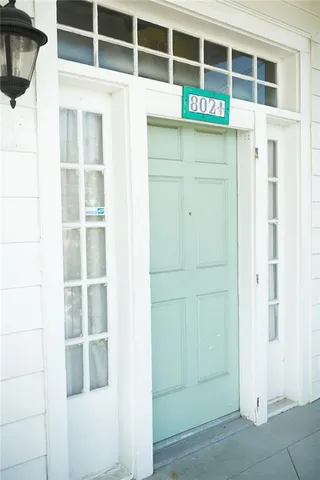 $2,100 | 802 Valence Street, New Orleans, LA 70115