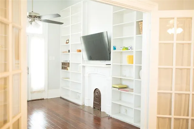 $2,100 | 802 Valence Street, New Orleans, LA 70115