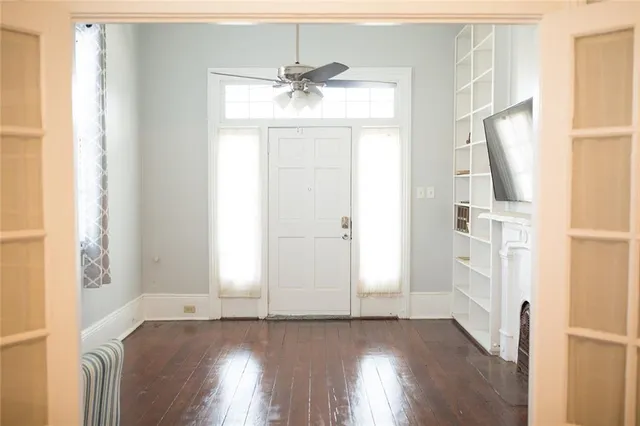 $2,100 | 802 Valence Street, New Orleans, LA 70115