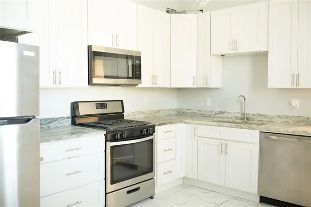 $2,100 | 802 Valence Street, New Orleans, LA 70115