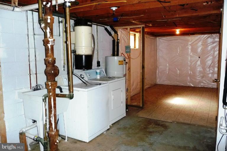 117 Spring Street Gaithersburg, MD 20877 - Photo 16 of 23 a view of a room with gym equipment