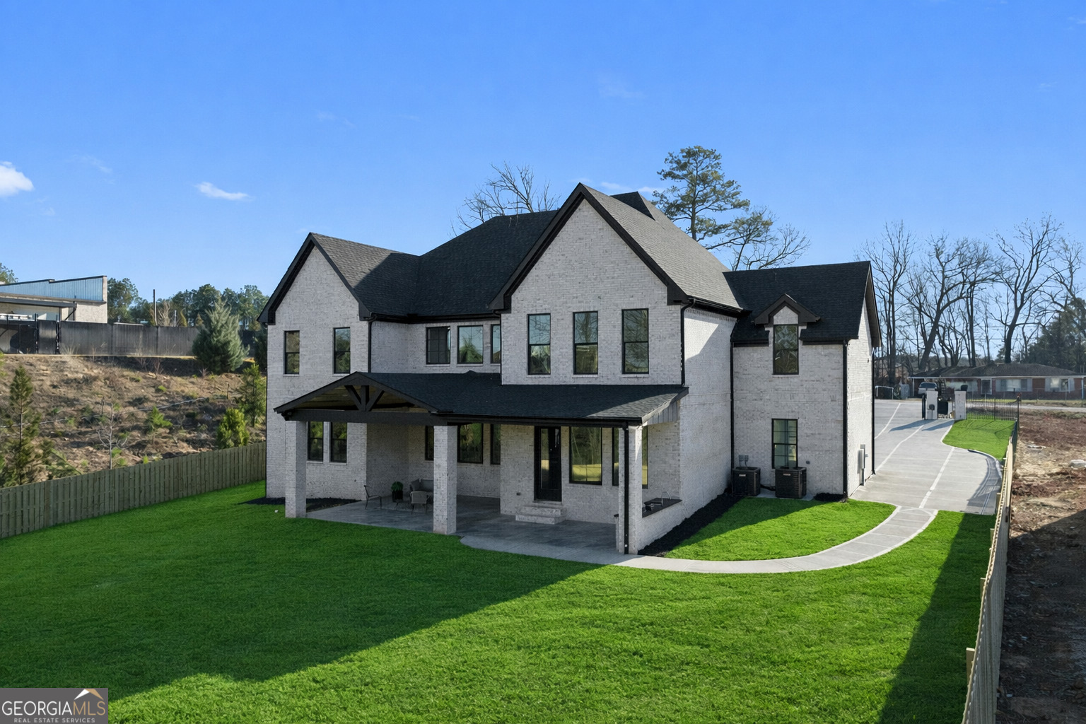 3235 Smithtown Road Suwanee, GA 30024 - Photo 3 of 119