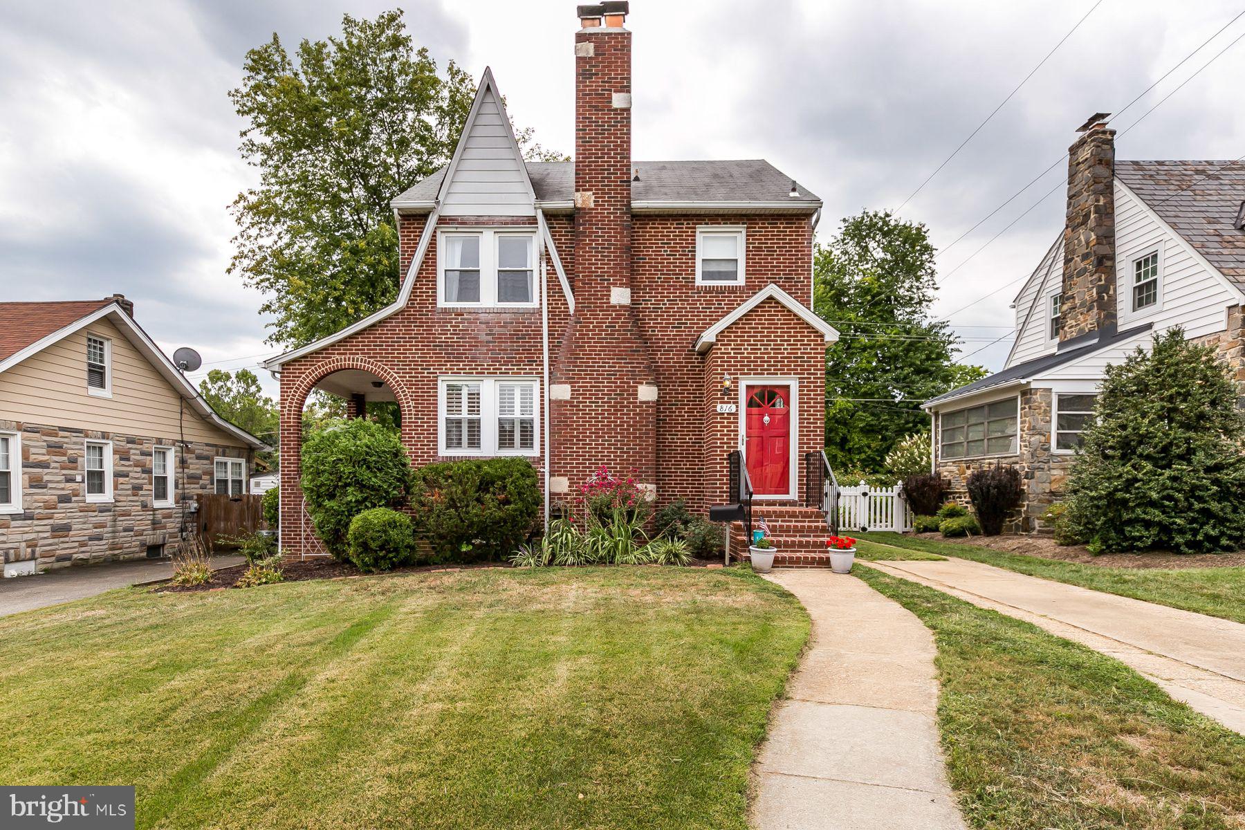 816 Warwick Road Baltimore, MD 21229 - Photo 1 of 44