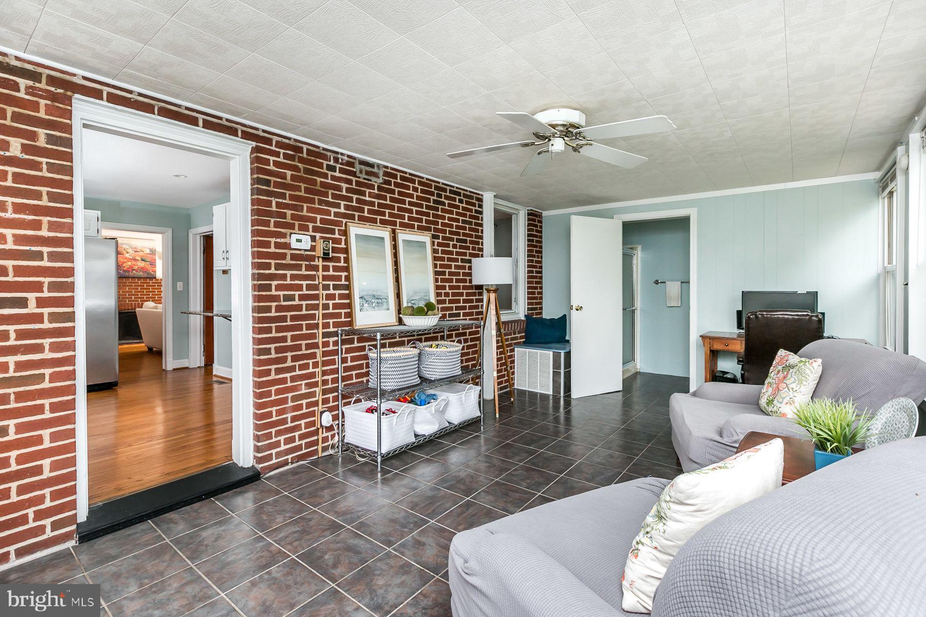 816 Warwick Road Baltimore, MD 21229 - Photo 17 of 44 Finished Sun/Florida Room