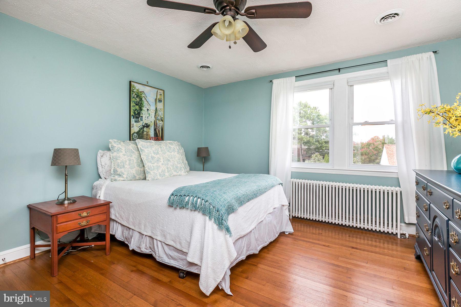 816 Warwick Road Baltimore, MD 21229 - Photo 21 of 44 Bedroom w/hardwood floors & ceiling fan