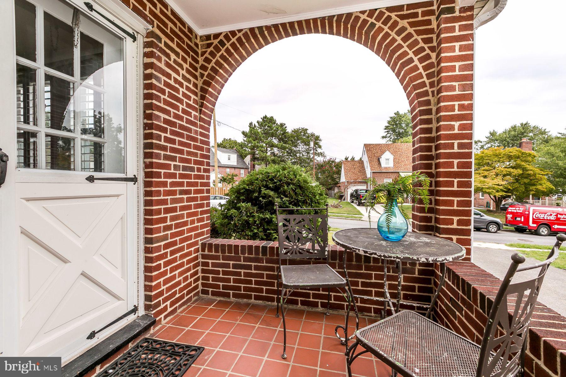 816 Warwick Road Baltimore, MD 21229 - Photo 35 of 44 Side porch