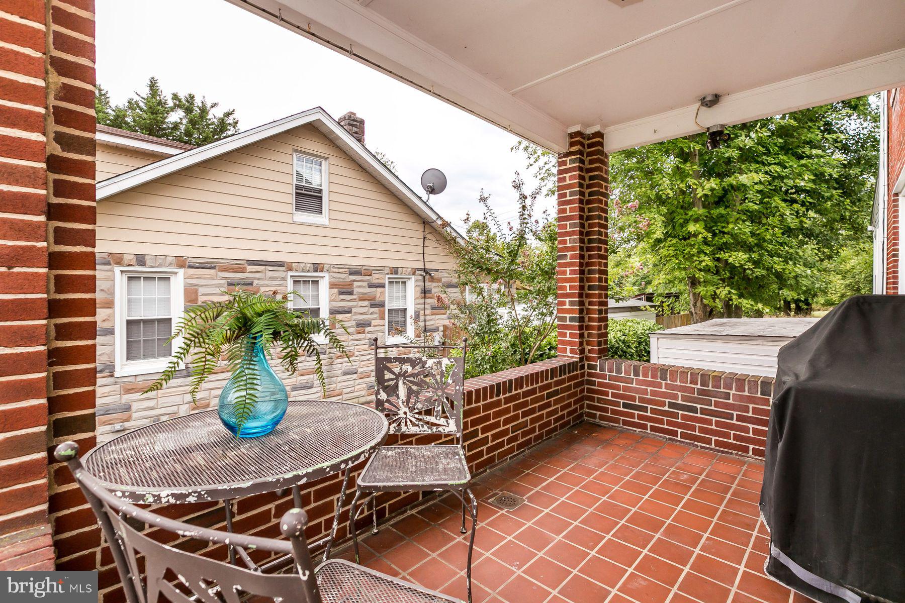 816 Warwick Road Baltimore, MD 21229 - Photo 5 of 44