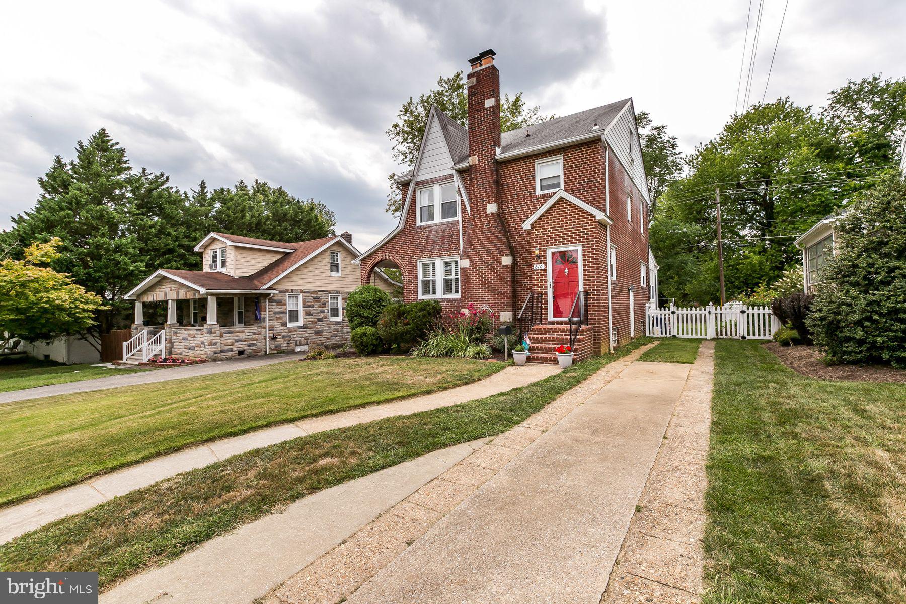 816 Warwick Road Baltimore, MD 21229 - Photo 42 of 44 Driveway for 4+ cars