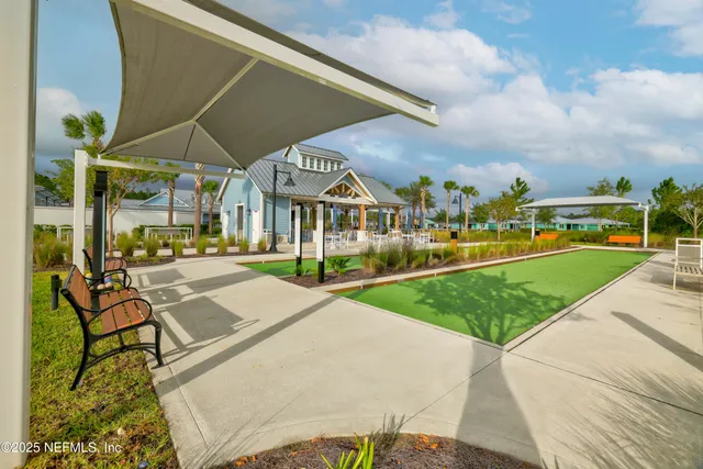 a view of a tennis court