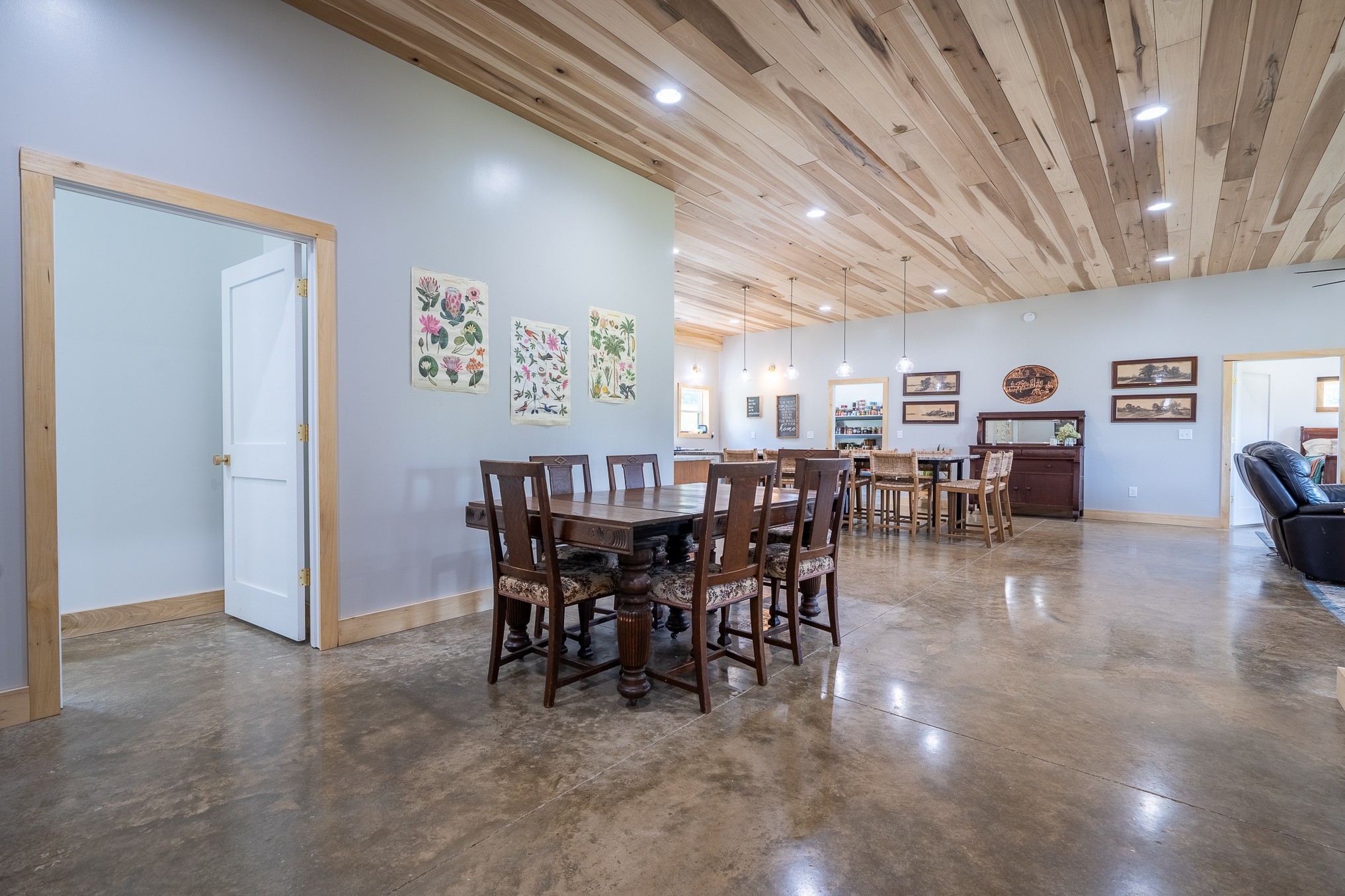 125 Ashland Road Waynesboro, TN 38485 - Photo 20 of 92 a view of a dining room with furniture