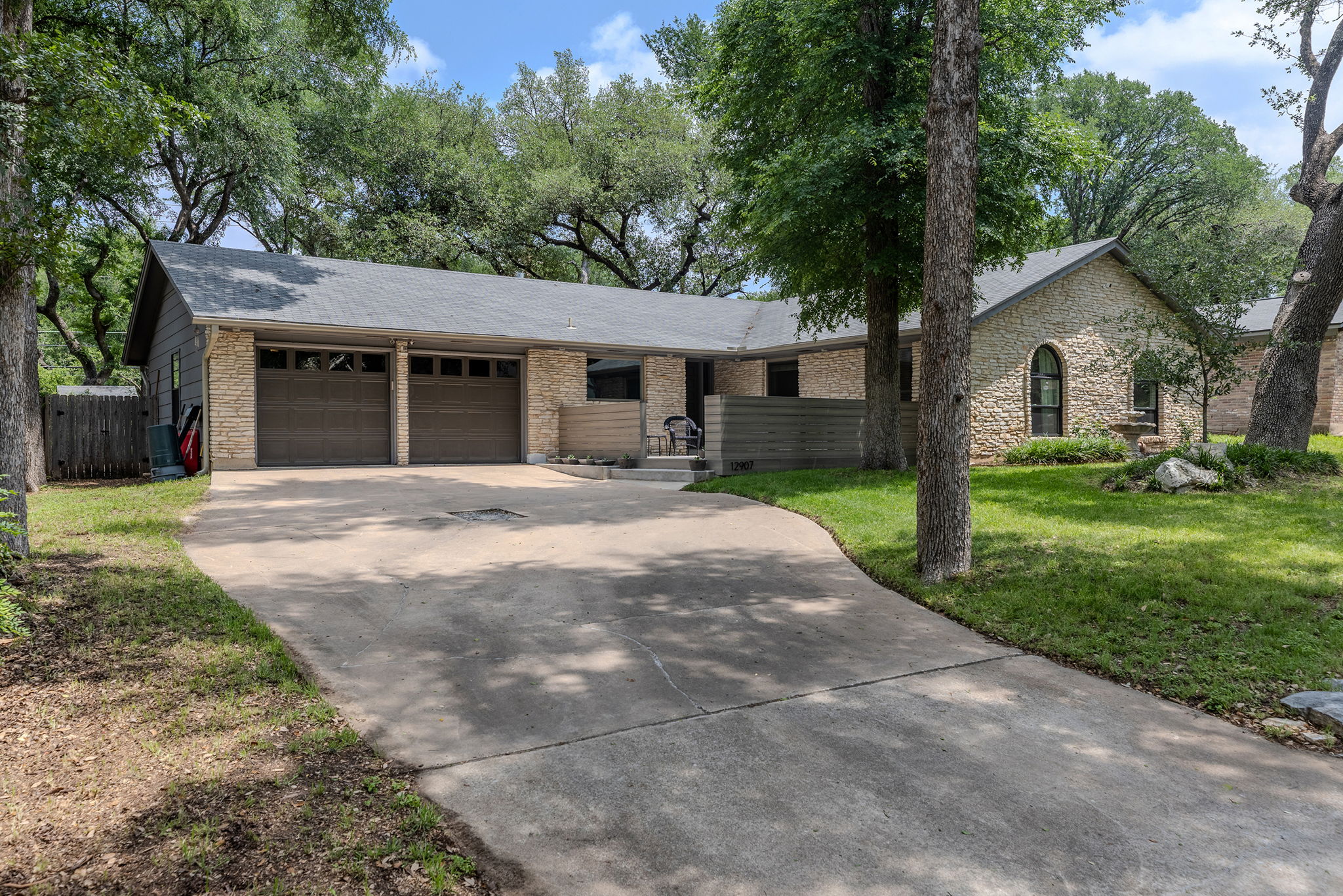 12907 Springvale Drive Austin, TX 78729 - Photo 4 of 36