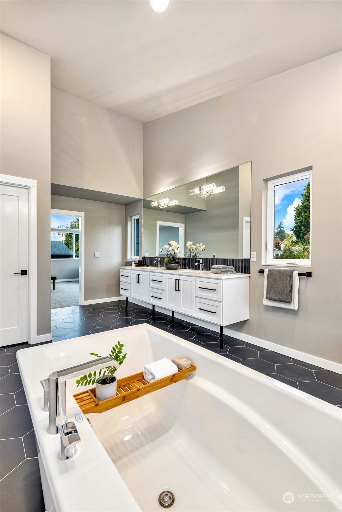 10040 Northeast 196th Street Bothell, WA 98011 - Photo 25 of 40 Gallery Image 25