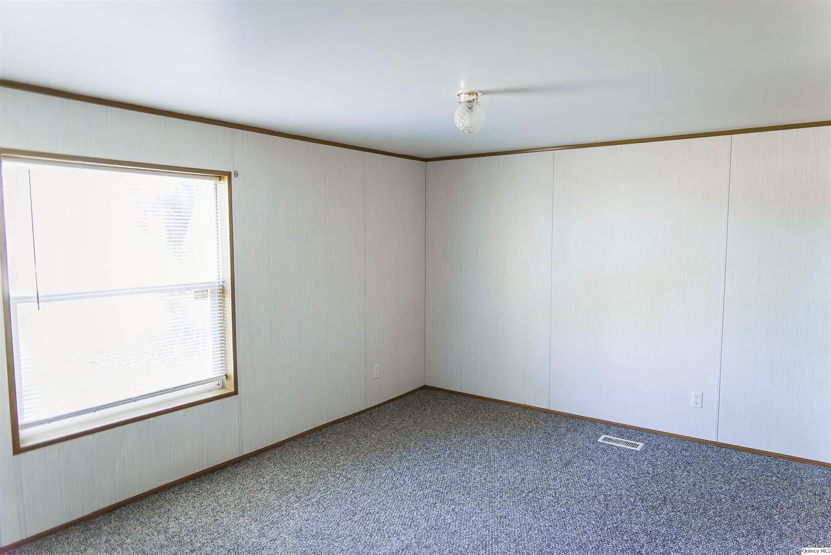 110 North 1st Street West Point, IL 62380 - Photo 8 of 9