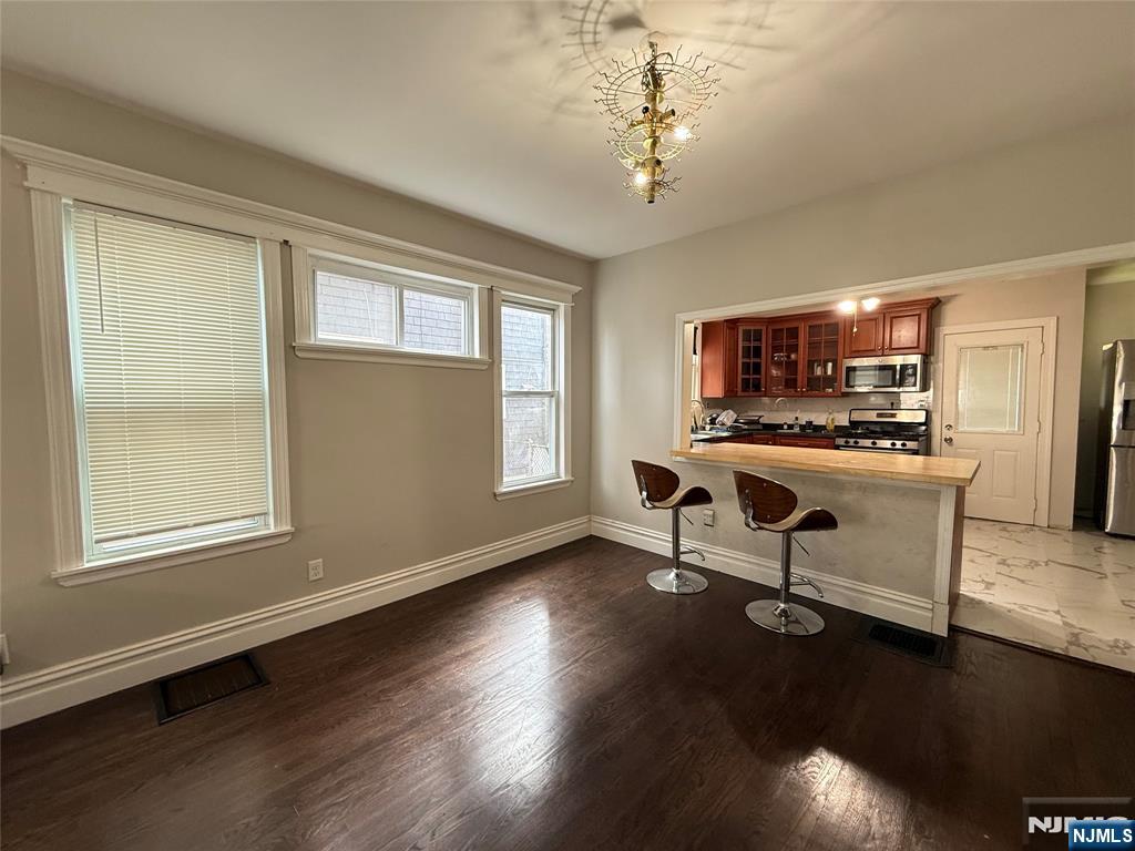 162 Sylvan Street Rutherford, NJ 07070 - Photo 11 of 37