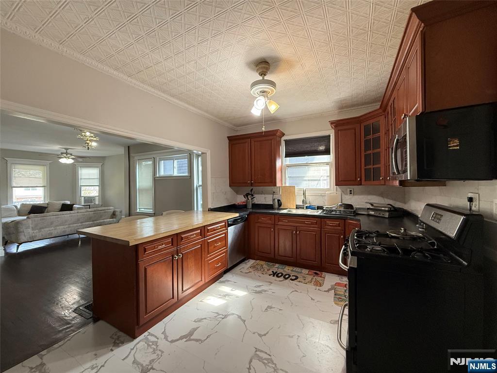 162 Sylvan Street Rutherford, NJ 07070 - Photo 12 of 37