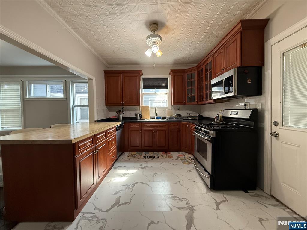 162 Sylvan Street Rutherford, NJ 07070 - Photo 13 of 37