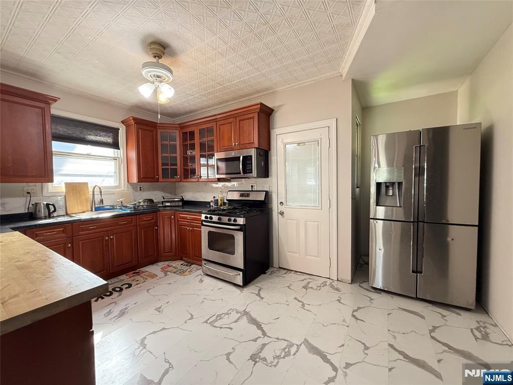 162 Sylvan Street Rutherford, NJ 07070 - Photo 15 of 37