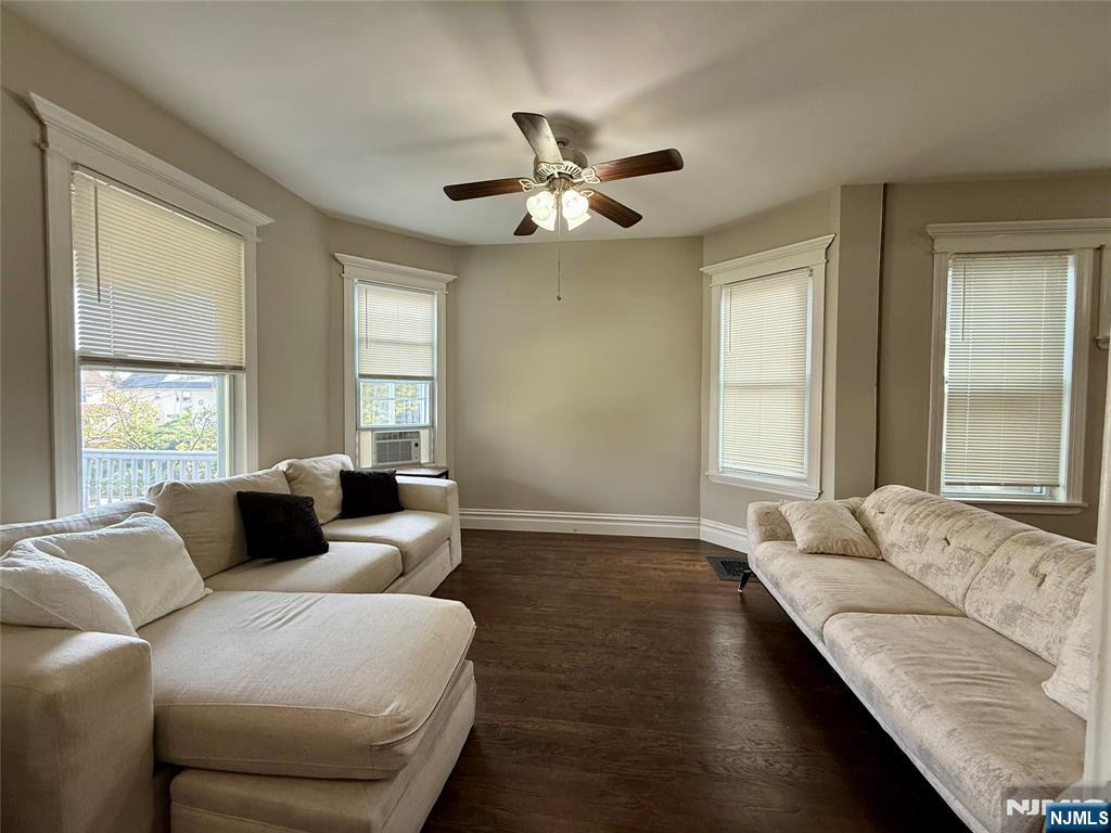 162 Sylvan Street Rutherford, NJ 07070 - Photo 3 of 37