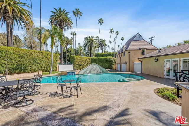 $40,000 | 809 North Canon Drive, Beverly Hills, CA 90210