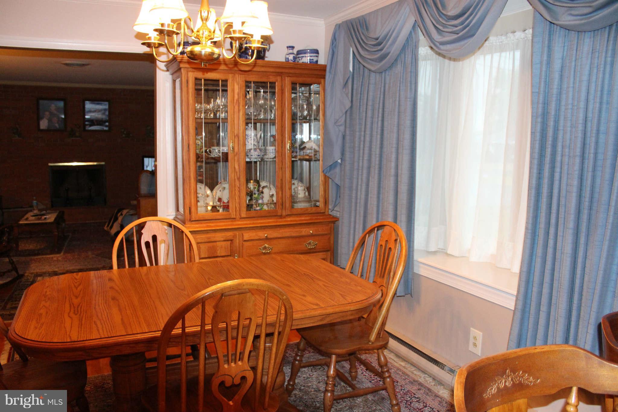 209 Ridge Road Winchester, VA 22602 - Photo 8 of 26 Dining Room