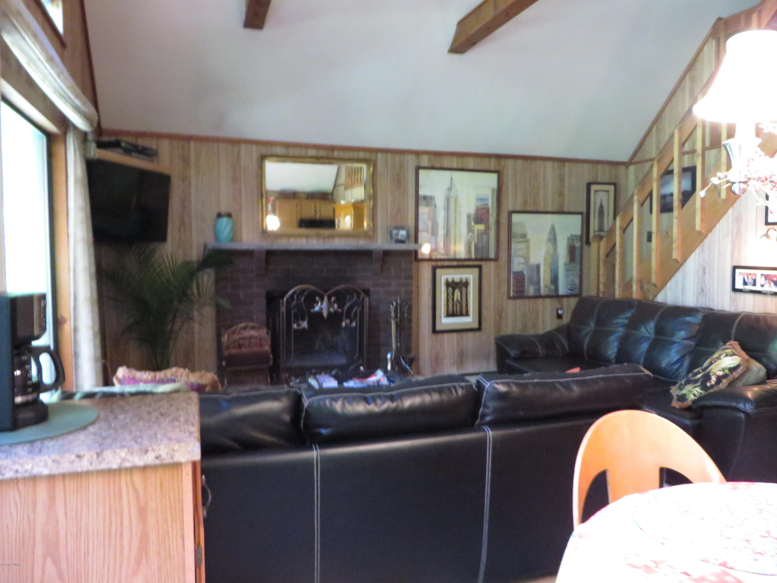 2112 Eagle Path Bushkill, PA 18324 - Photo 6 of 46