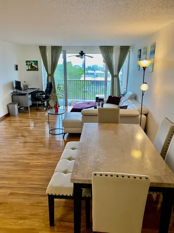 $2,550 | 1750 Northeast 191st Street, Unit 600, Miami, FL 33179