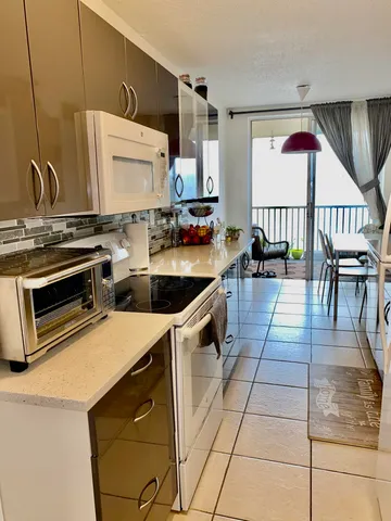 $2,550 | 1750 Northeast 191st Street, Unit 600, Miami, FL 33179