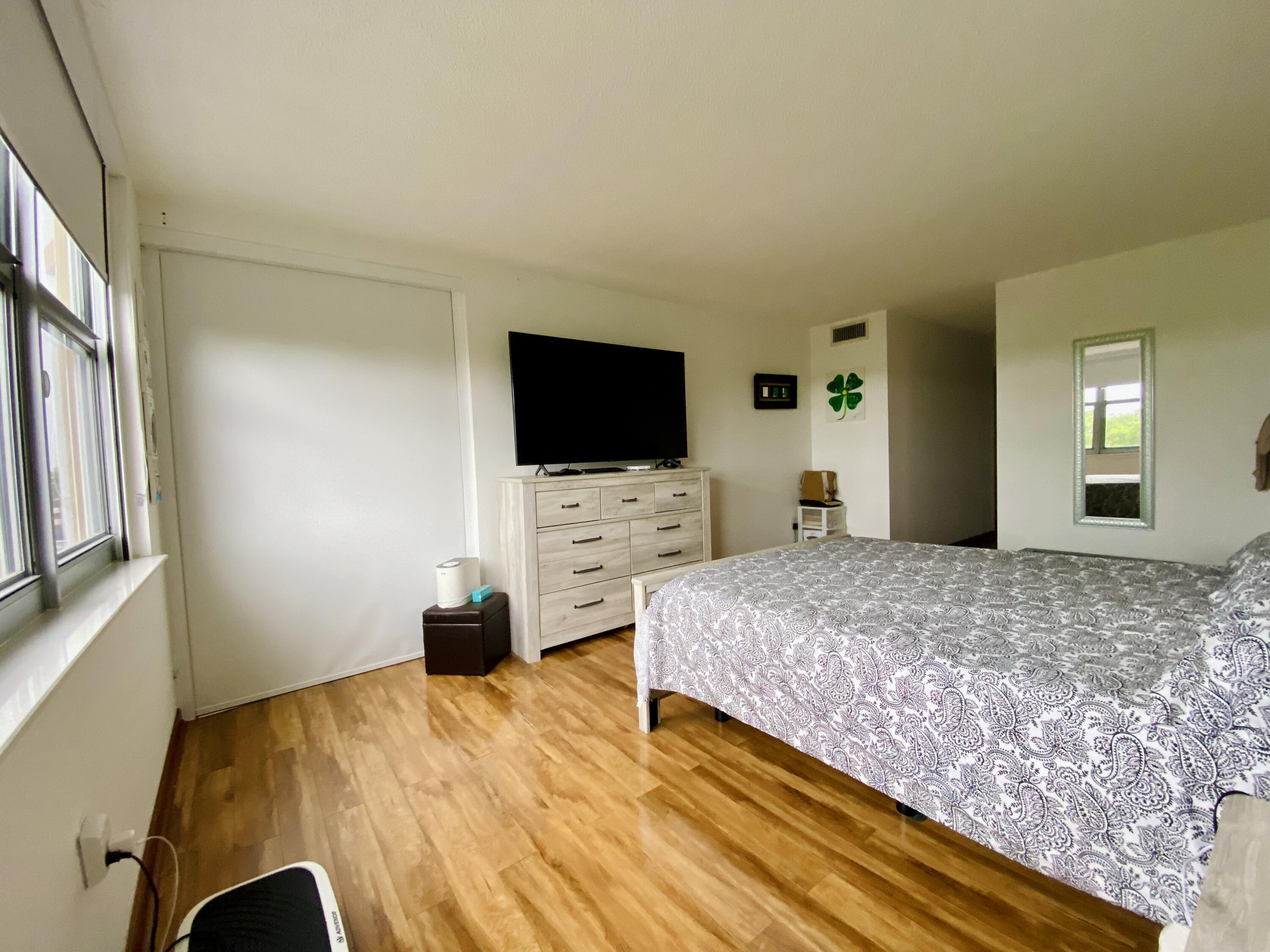 1750 Northeast 191st Street, Unit 600 Miami, FL 33179 - Photo 25 of 43 IMG_1697