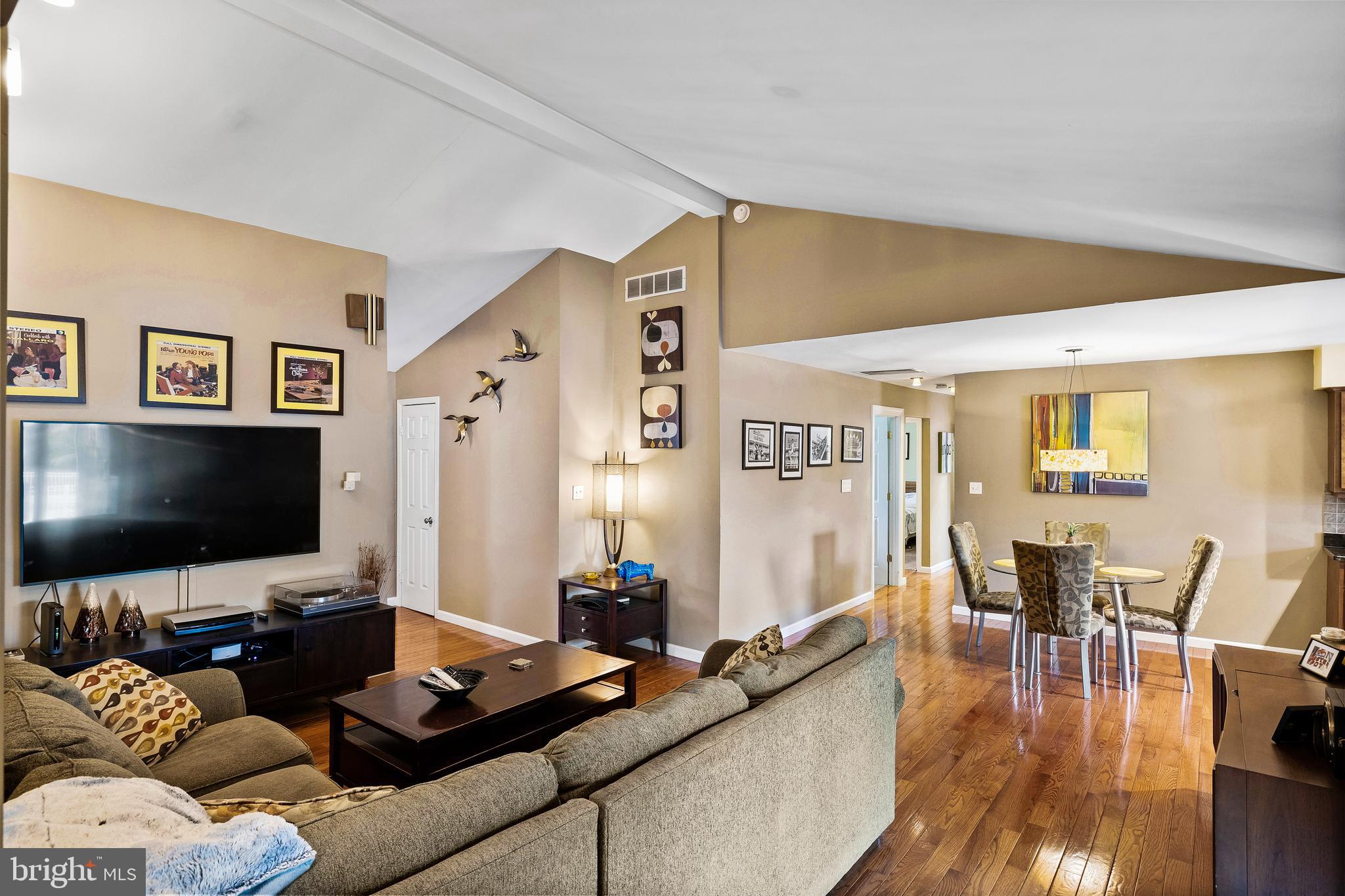 339 Creek Road Delran, NJ 08075 - Photo 13 of 53 Family Room