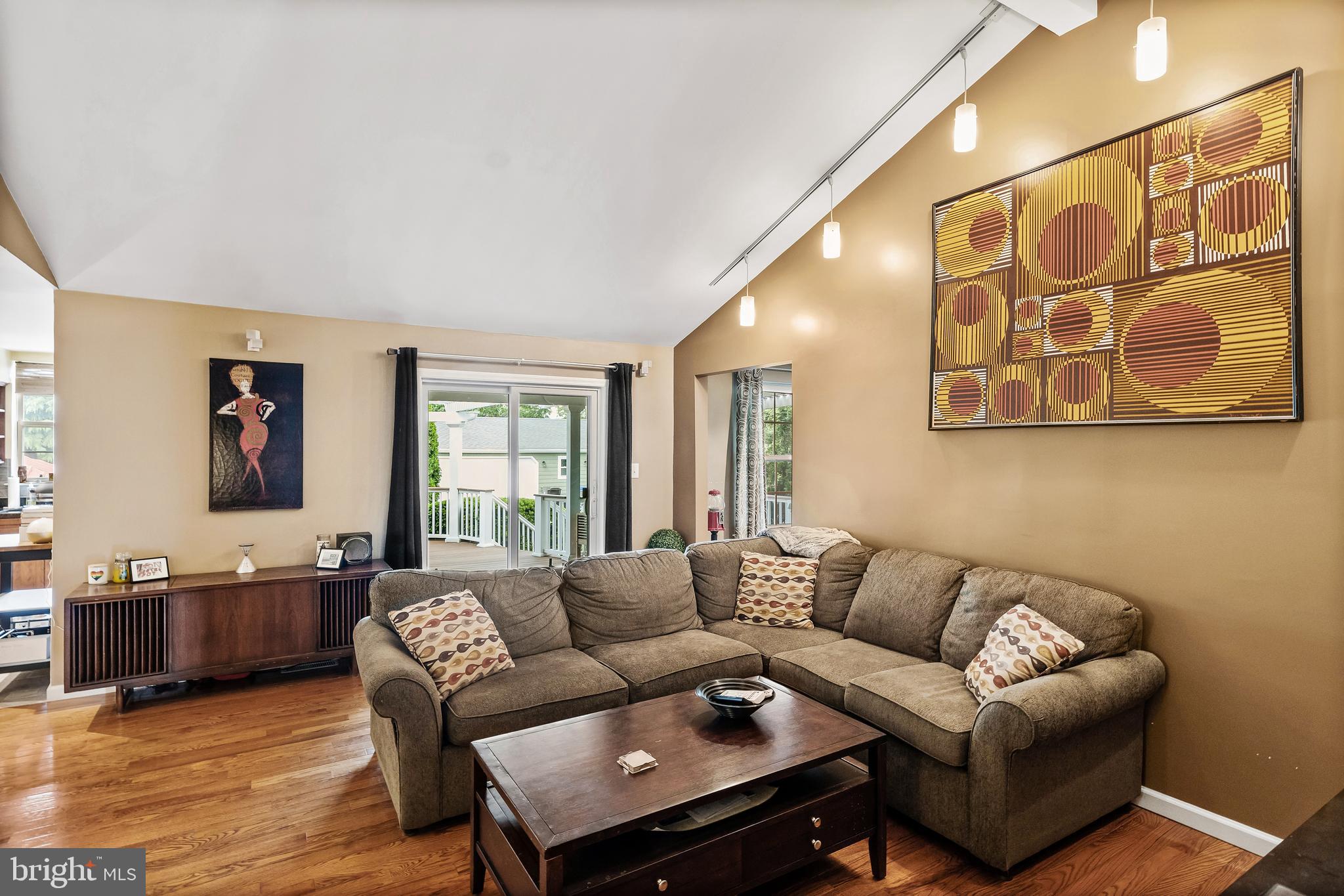 339 Creek Road Delran, NJ 08075 - Photo 14 of 53 Family Room