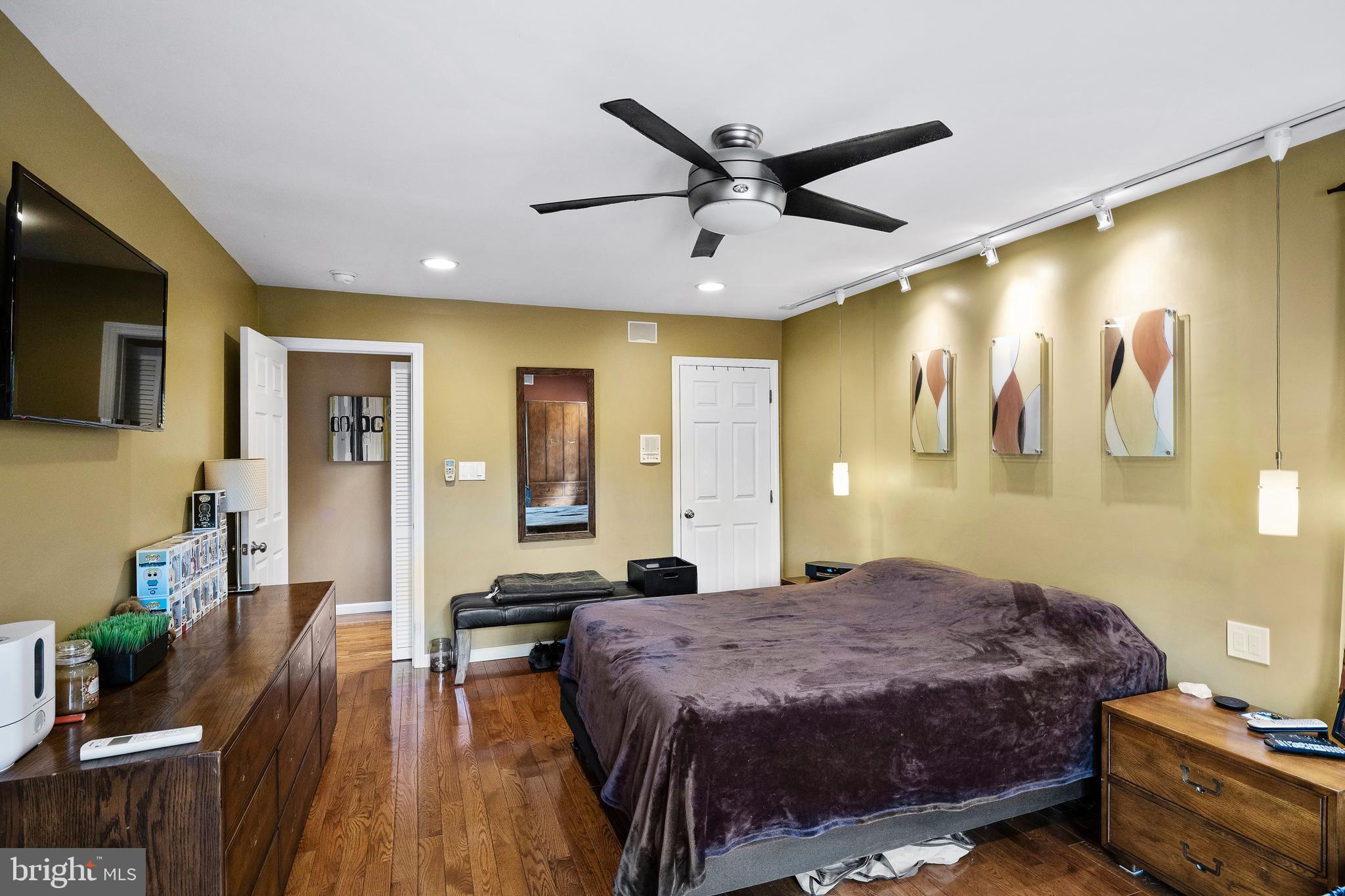 339 Creek Road Delran, NJ 08075 - Photo 22 of 53 Primary Bedroom