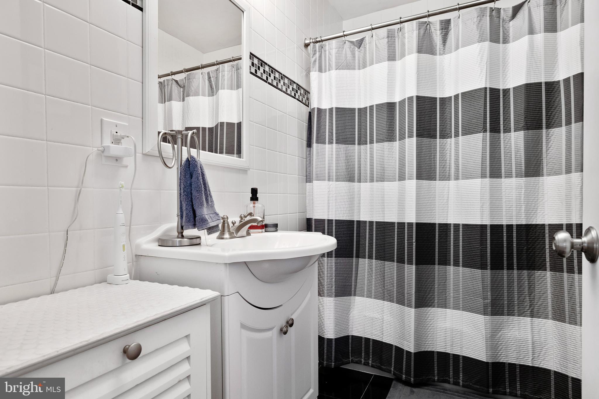 339 Creek Road Delran, NJ 08075 - Photo 27 of 53 Bathroom