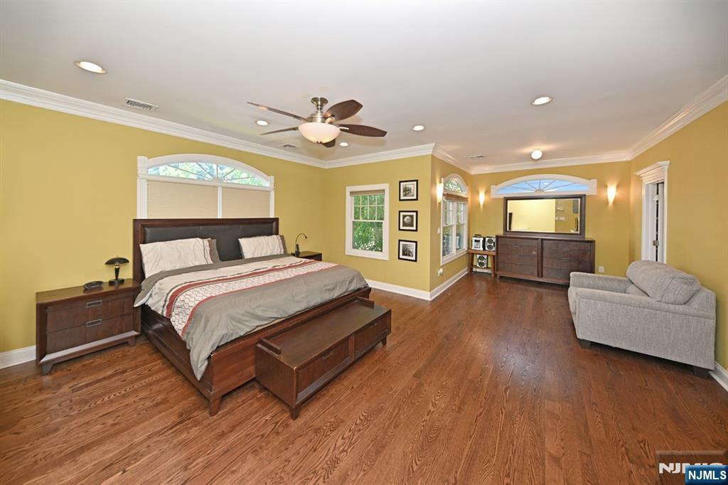 738 Grant Avenue Maywood, NJ 07607 - Photo 3 of 37