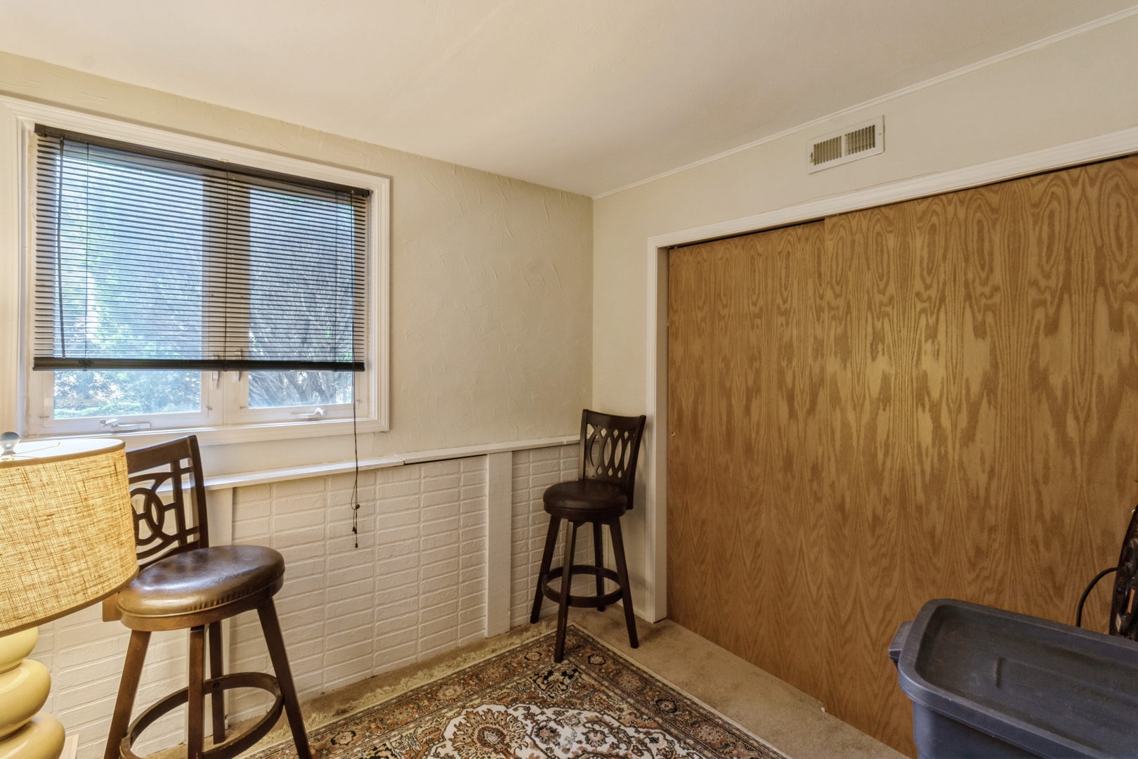 258 Inverrary Lane Deerfield, IL 60015 - Photo 9 of 13 a bathroom with a sink and a mirror