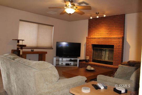 605 South Lakeview Court Ridgecrest, CA 93555 - Photo 5 of 32 Gallery Image 5