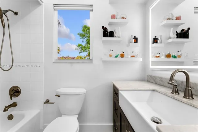 $2,750,000 | 8820 Southwest 104th Street, Miami, FL 33176