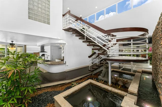 $2,750,000 | 8820 Southwest 104th Street, Miami, FL 33176