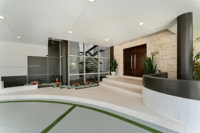 $2,750,000 | 8820 Southwest 104th Street, Miami, FL 33176