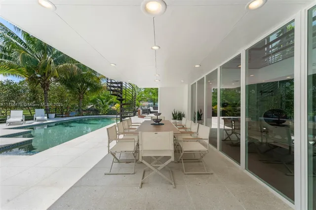 $2,750,000 | 8820 Southwest 104th Street, Miami, FL 33176